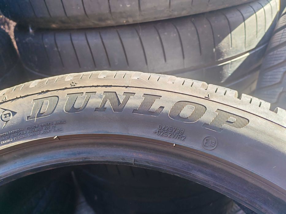 235 45 20,2buc iarna DUNLOP,WinterSport5,dot4223,peste8mm