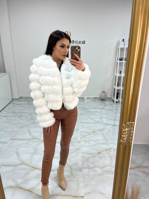 Дамско  палто от висококачествен еко косъм в бяло