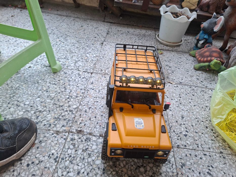 RC LAND ROVER defender D90 1/12