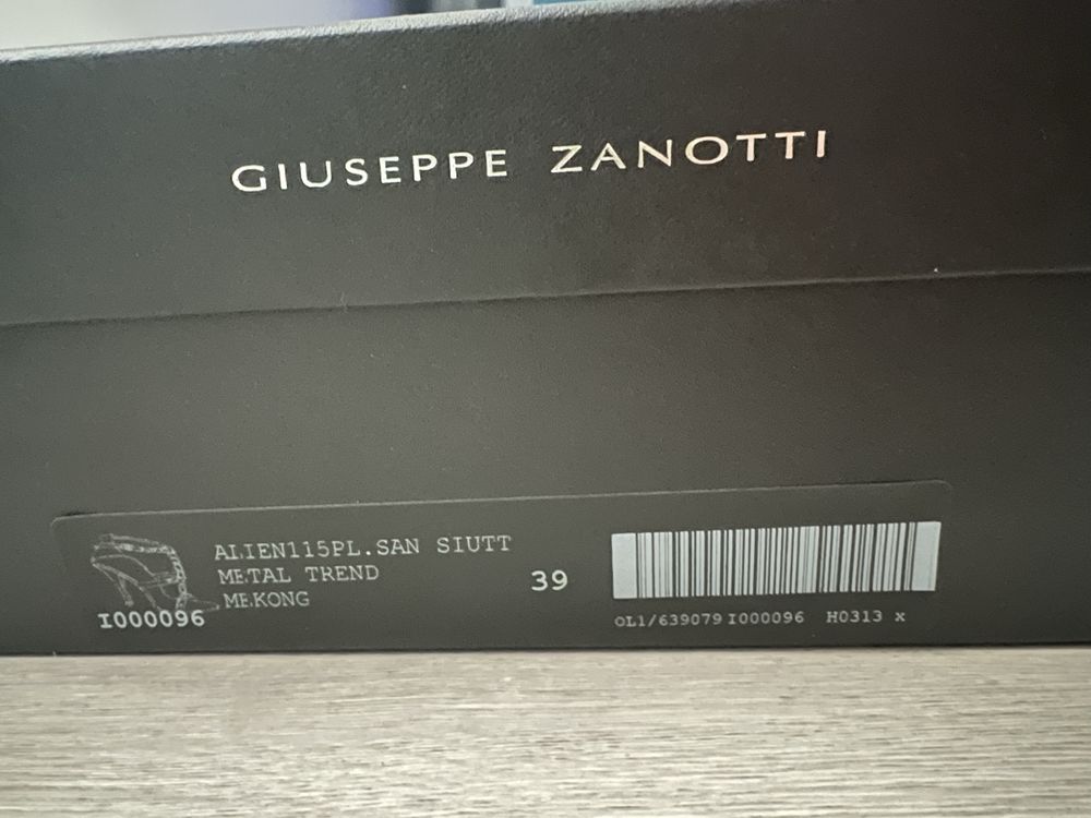 Sandale Giuseppe Zanotti - Elba rhinestone embellished 39