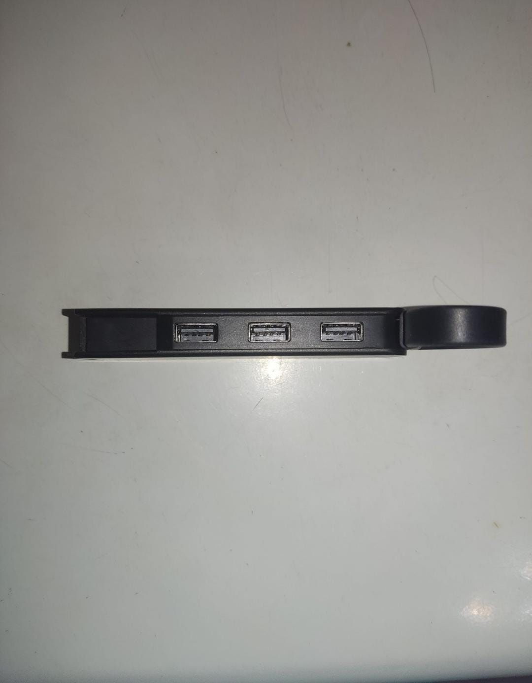 Usb hub для ноутбука и телефона 4 в 1 (VGA,3USB) 
Не пользовался ни