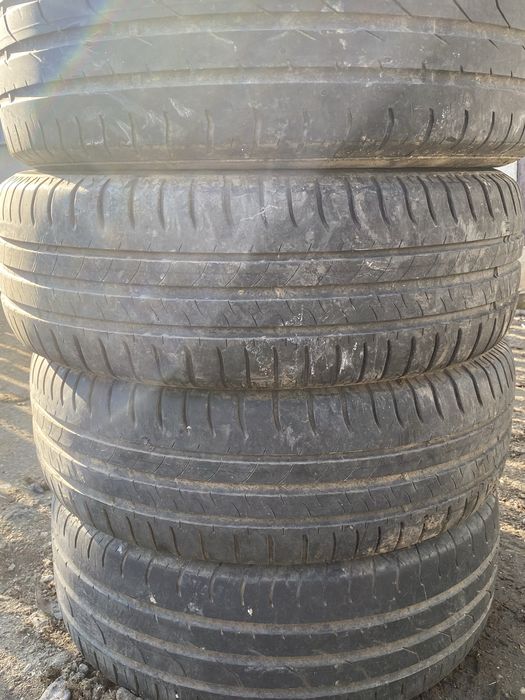 Vand cauciucuri 195/60/R15 de vara