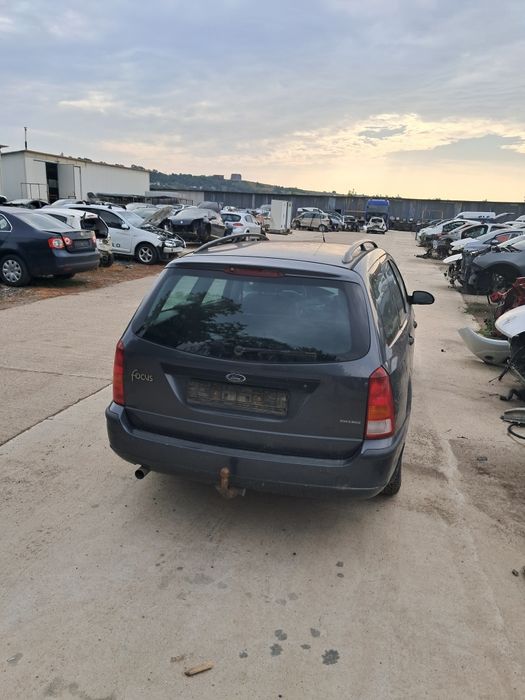 Dezmembrez ford focus break , 1.6i