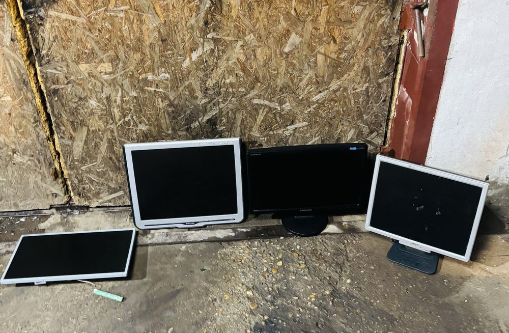 Продам нерабочие мониторы