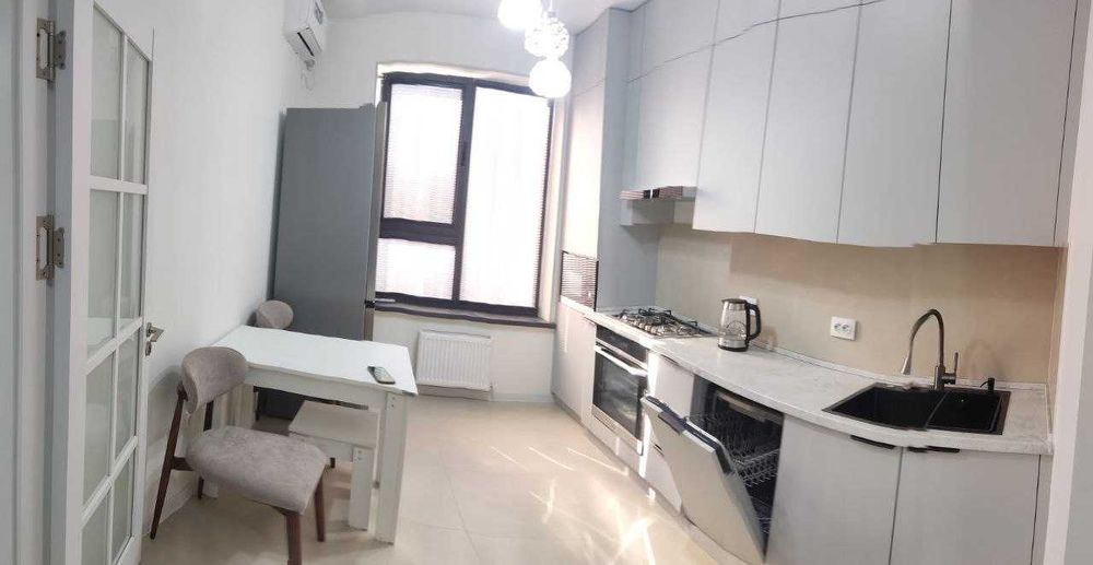 Сдам свою 2ком/15/16(52 кв). ЖК УЗМАКОН-новый ремонт, техника-800$торг