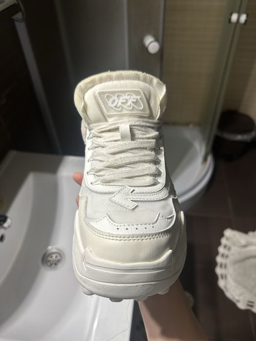 Vand Off White Odsy 1000