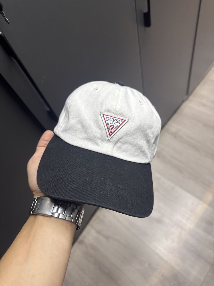 Продам кепку Guess
