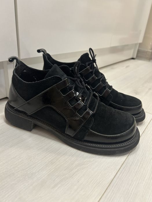 Обувки от естествена кожа Gabina