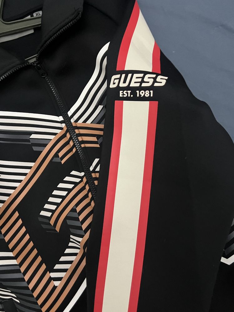 Кофта Guess спортивка