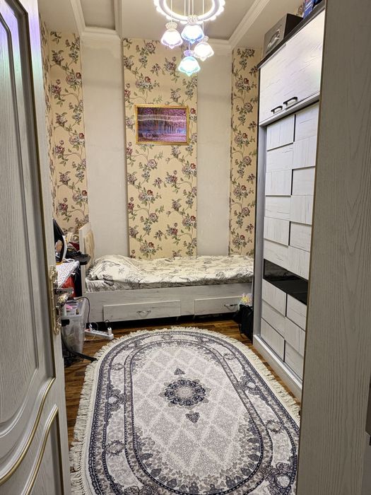 4 xonali kv sotiladi