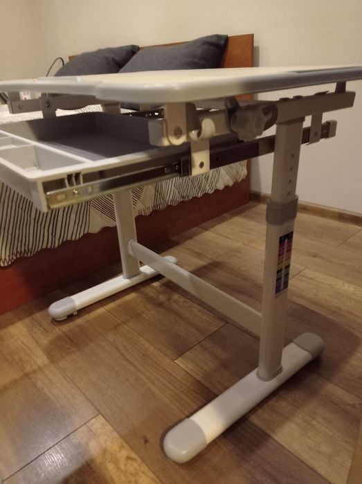 Детско регулируемо бюро