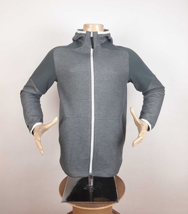 Under Armour Unstoppable Move - Оригинално мъжко горнище размер M