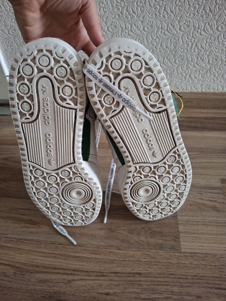 Adidas оригинални маратонки