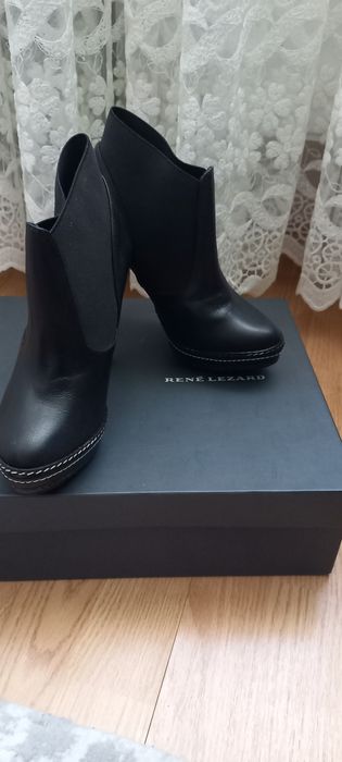 Ghetute/Botine 37 noi Rene Lezard,piele naturală