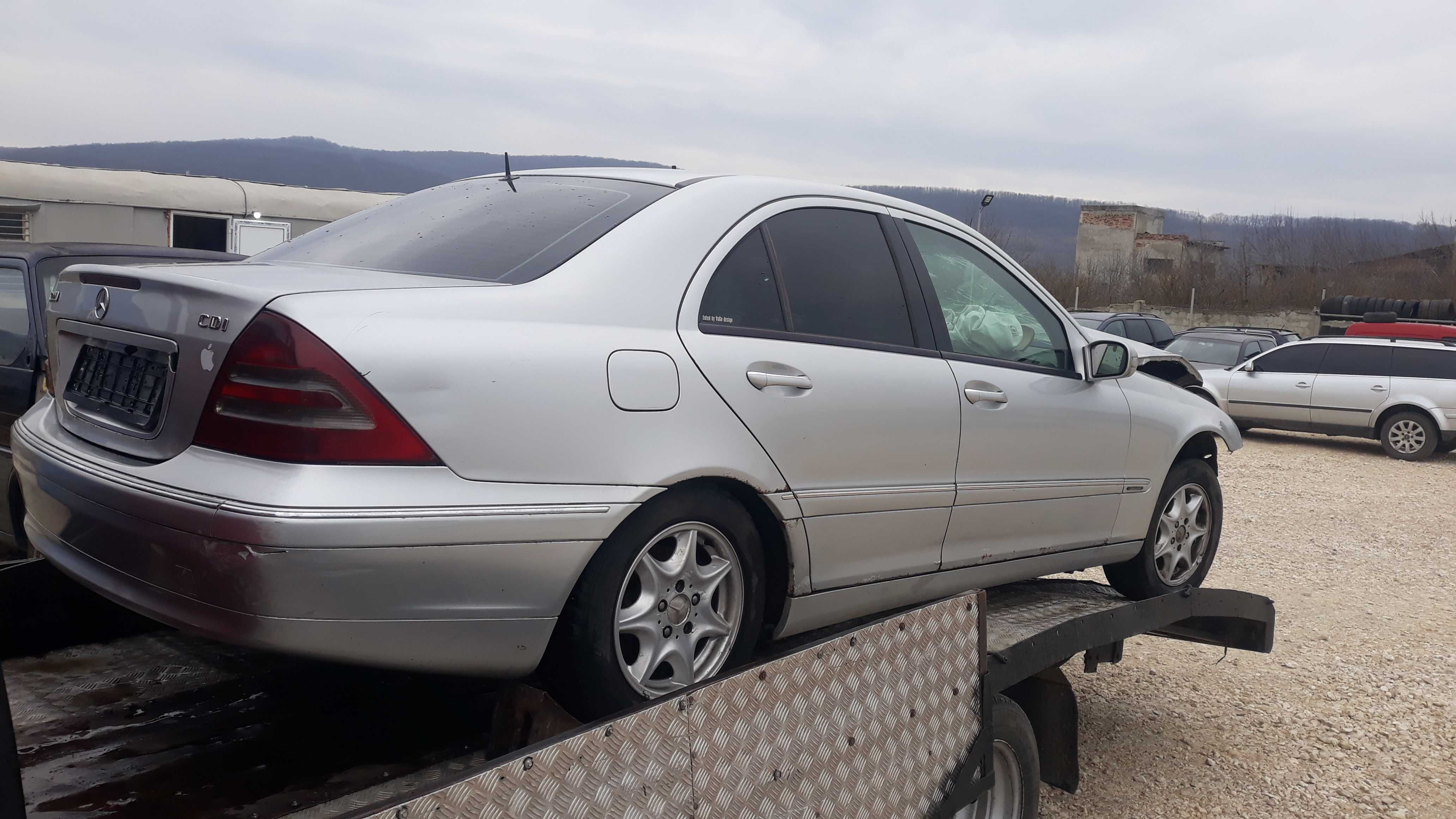 Мерцедес W203  C 220 Mercedes W203 C 220 2.2 CDI НА ЧАСТИ