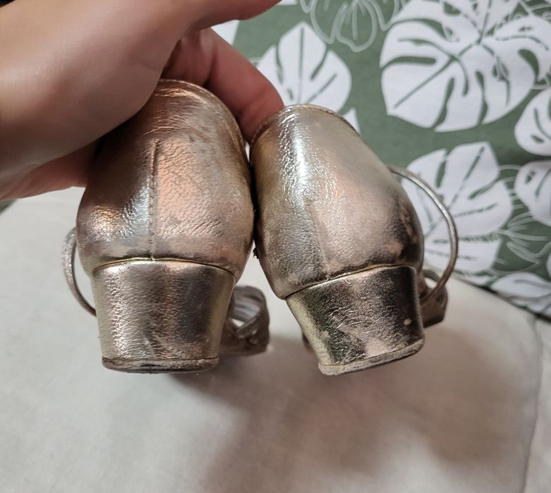 Vand pantofi dans sportiv/ societate copii