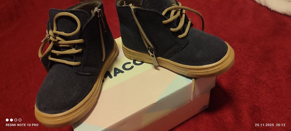 Ghetuțe băiețel ,măsură 23