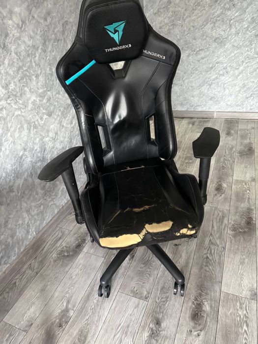Компьютерное кресло thunderx3