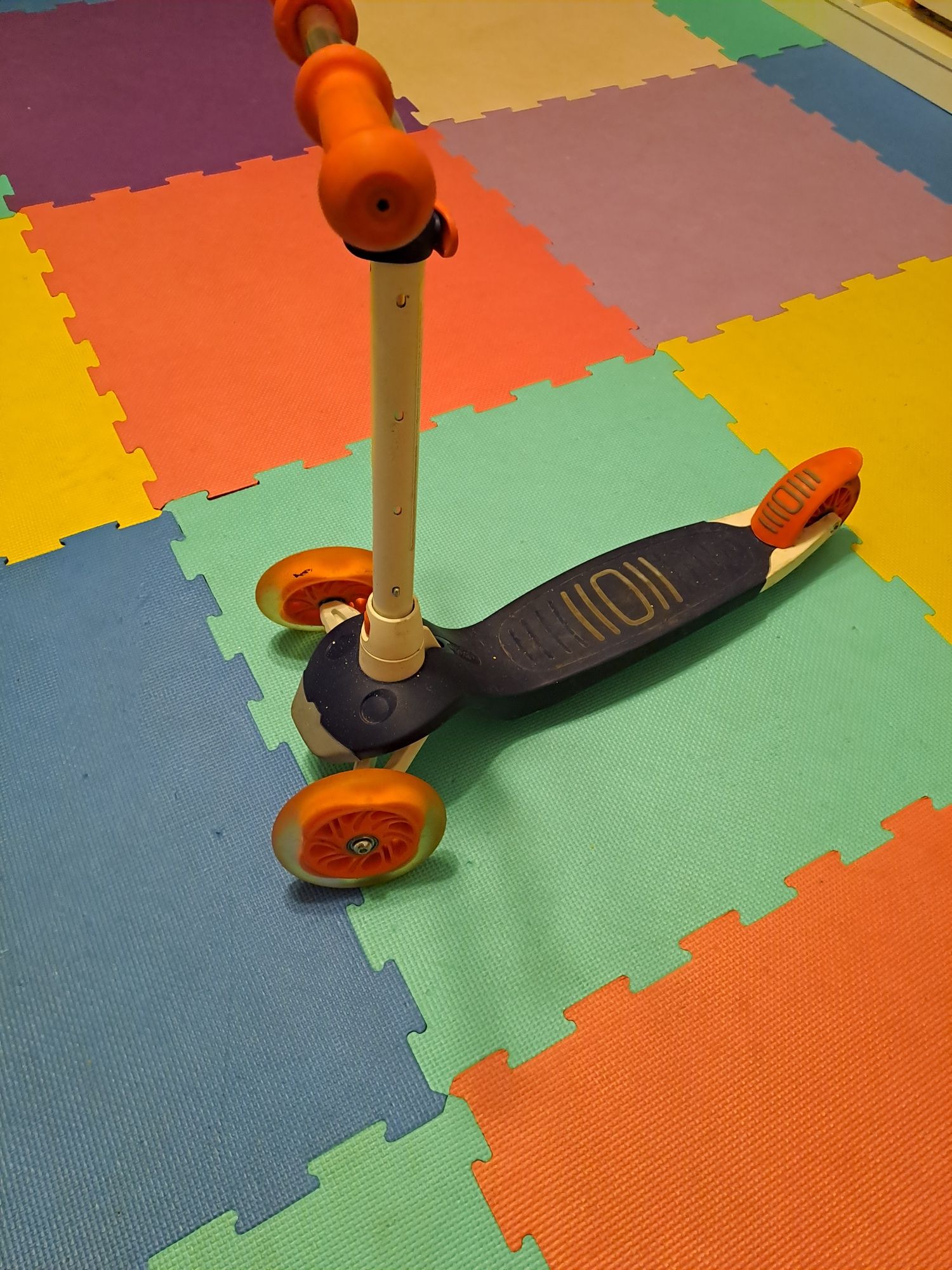 Trotineta Decathlon cu lumini