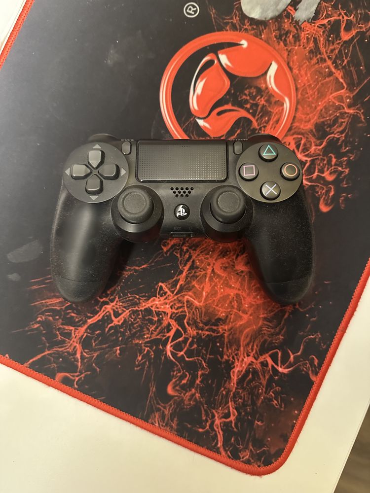 Продавам джойстик за playstation 4