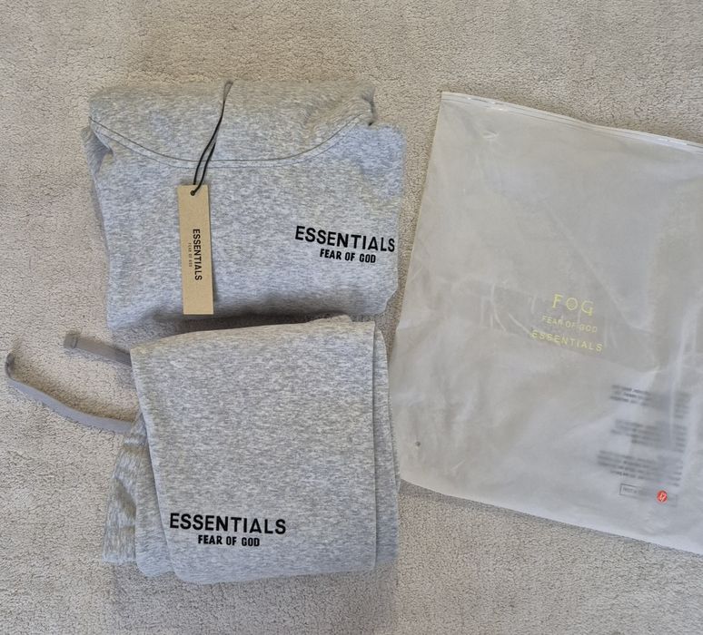 Essentials сив екип