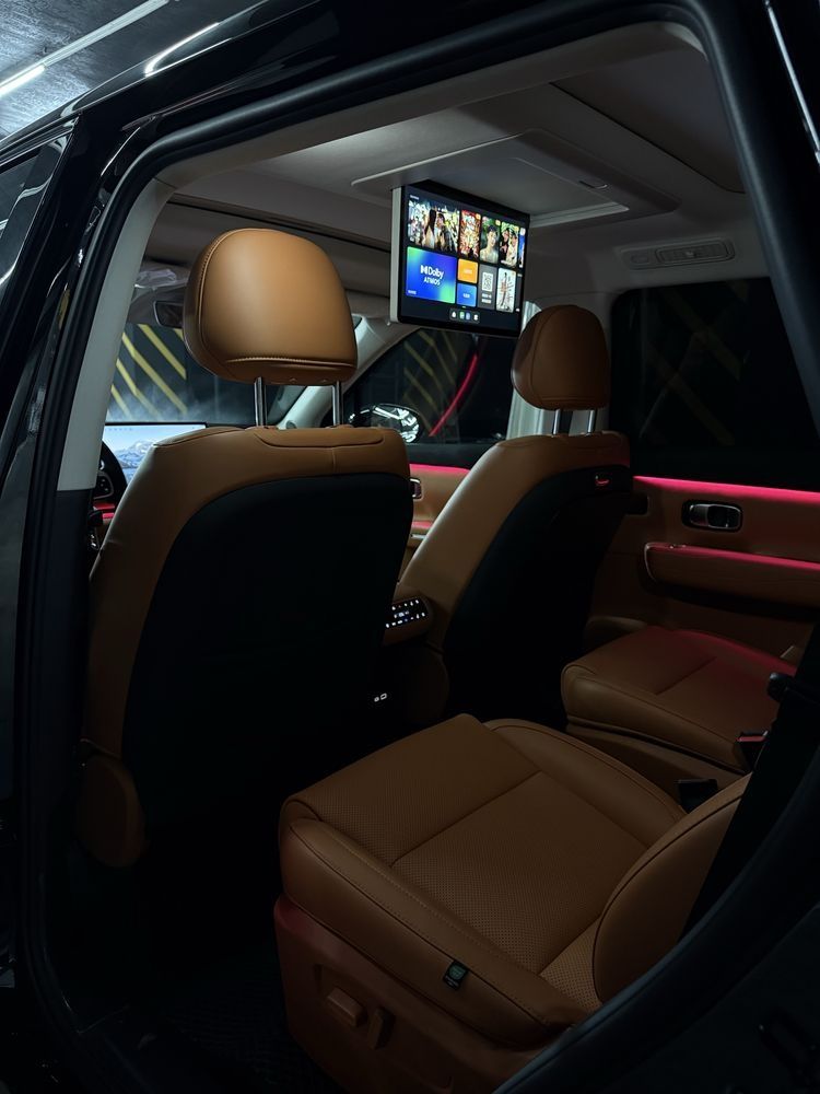 Taxi VIP Leapmotor C16 EV driver , личный водитель