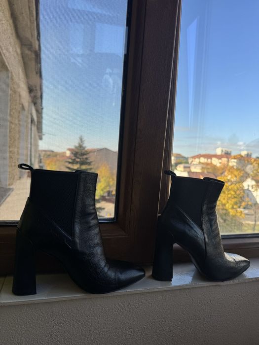 Botine Musette,  marime 35, din piele lacuita