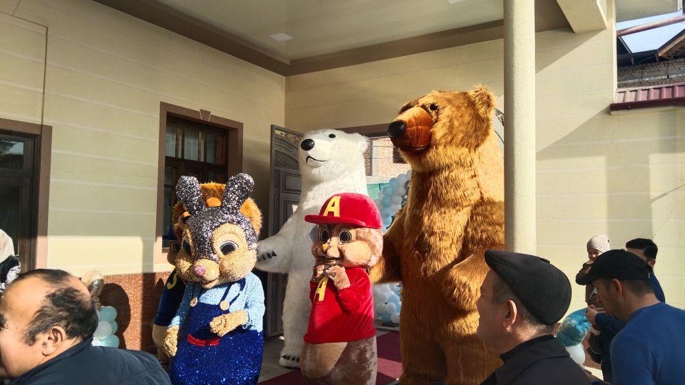 Ayiqlar Oq va Jigarang