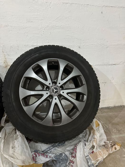 Vand urgent Jante cu anvelope de iarna R18 pentru glc coupe
