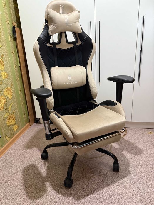 Игровое кресло очень мягкое удобное премиальное