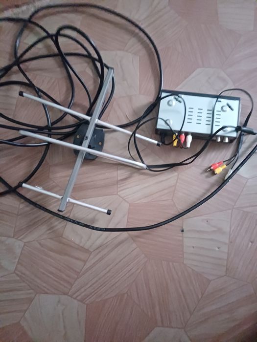 Антена с приставкой.             .