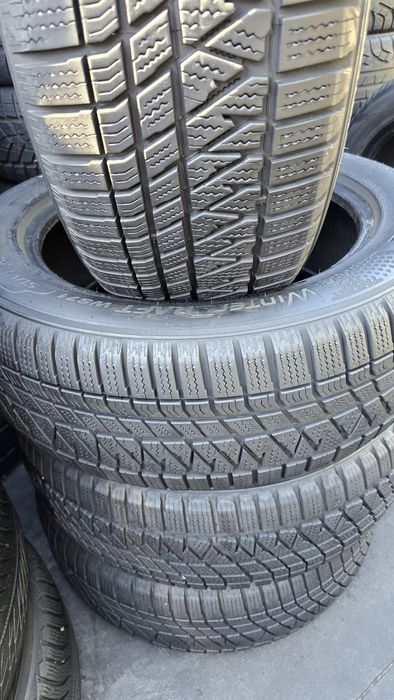Set 4 anvelope iarnă Khumo 235/55/18 dot 2022