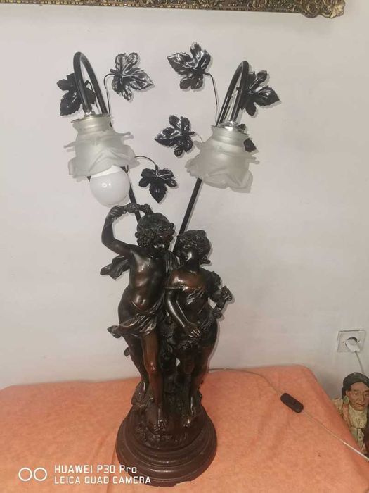 Statuie veioza cu doua brate