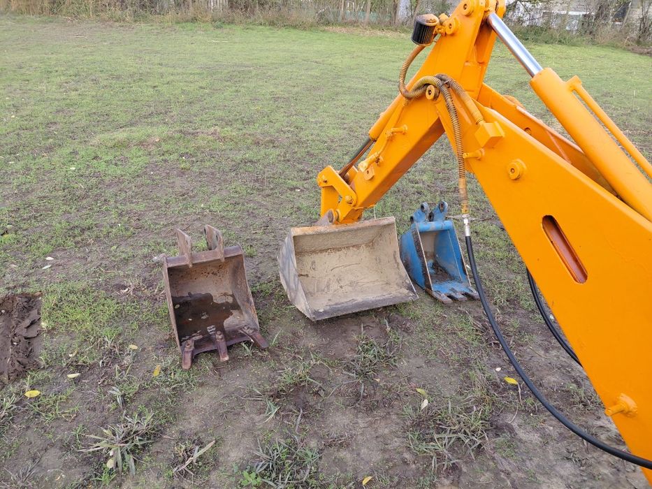 Miniescavatot neuson  1.5 tone