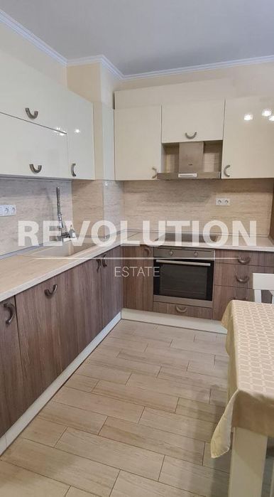 Дава се под наем Двустаен апартамент в Варна, Цветен квартал - 60 кв.м за 475 € - Снимка #2