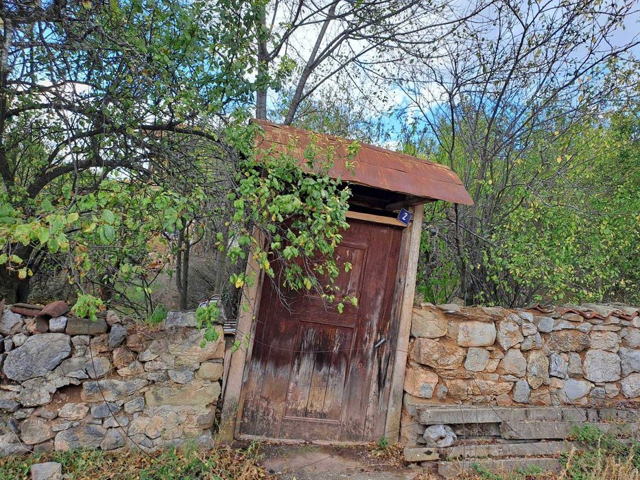 Парцел в село Таваличево, област Кюстендил