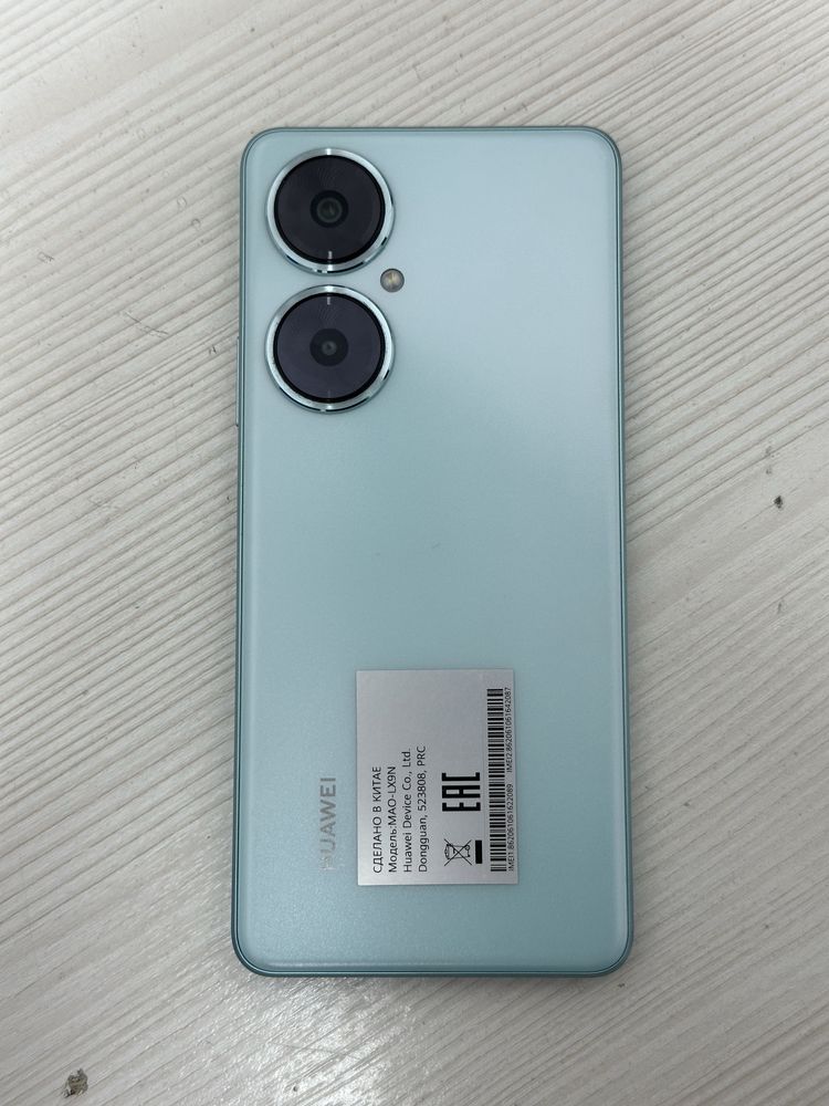 В продаже: Huawei Nova 11i