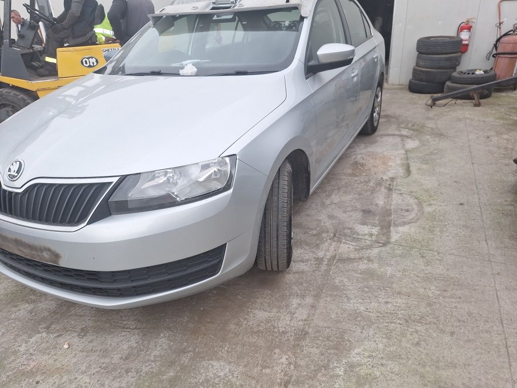 Dezmembram Skoda Rapid an 2016 1.6 tdi cod motor CXMA cutie manuala 5