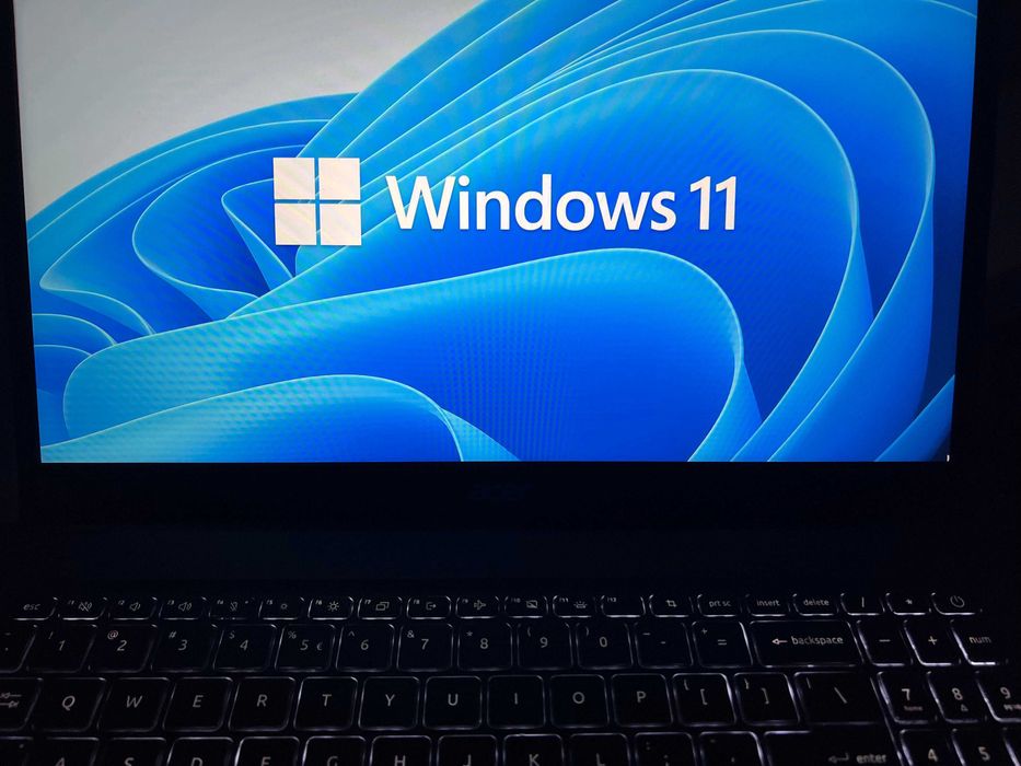 Instalez Windows 11 + curatare PC, laptop, PS4 si PS5