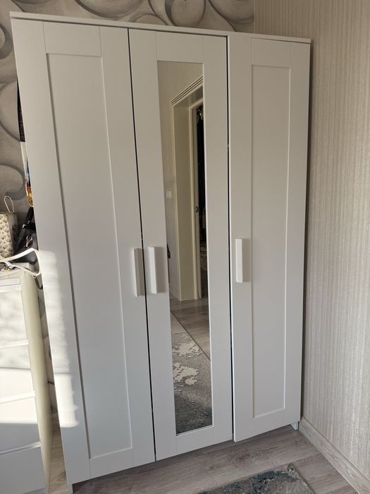 Икеа шкаф и стол со стульем