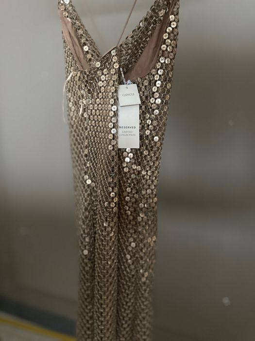 Златиста Рокля Reserved