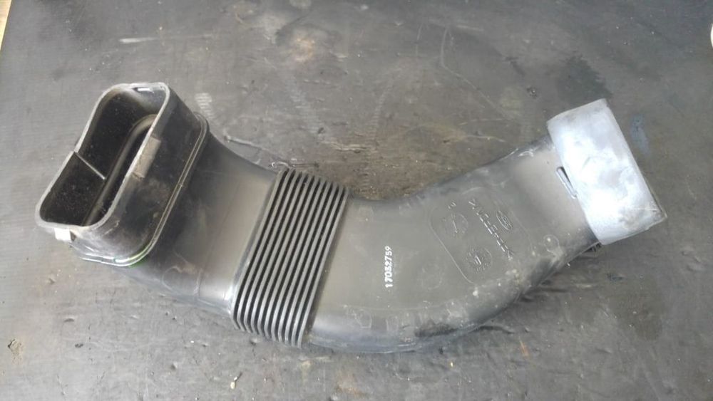 Tubulatura aer admisie 1.6 d suzuki vitara ly 2017 17032759