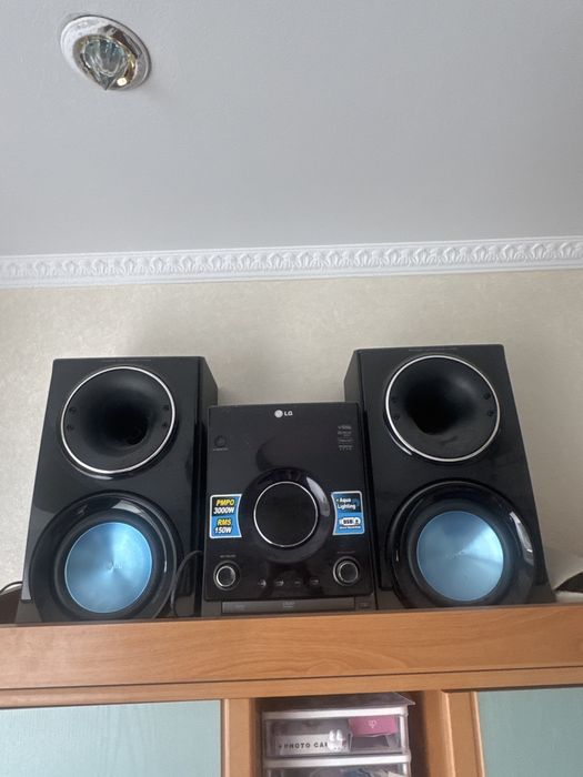 Продам музыкальный центр LG