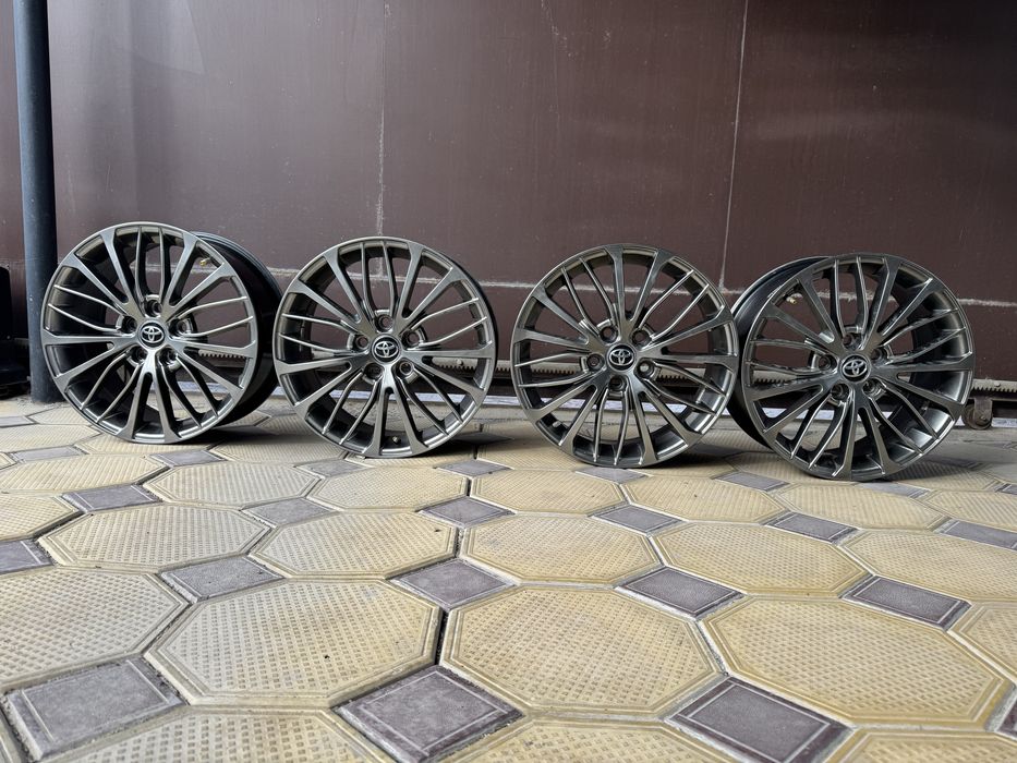 Диски на камри R17