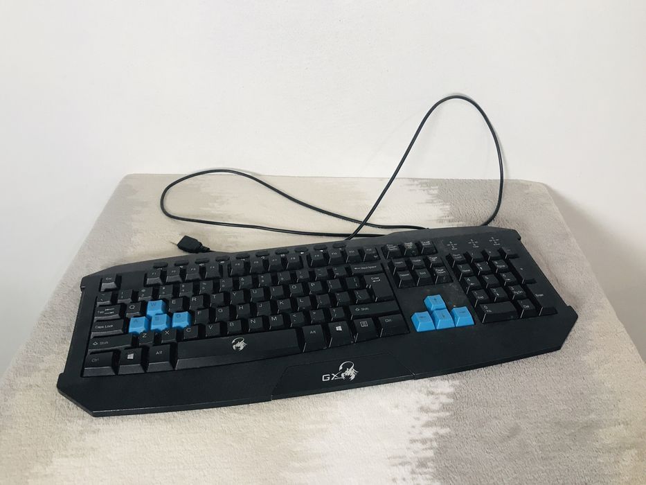 Vand tastatura gaming