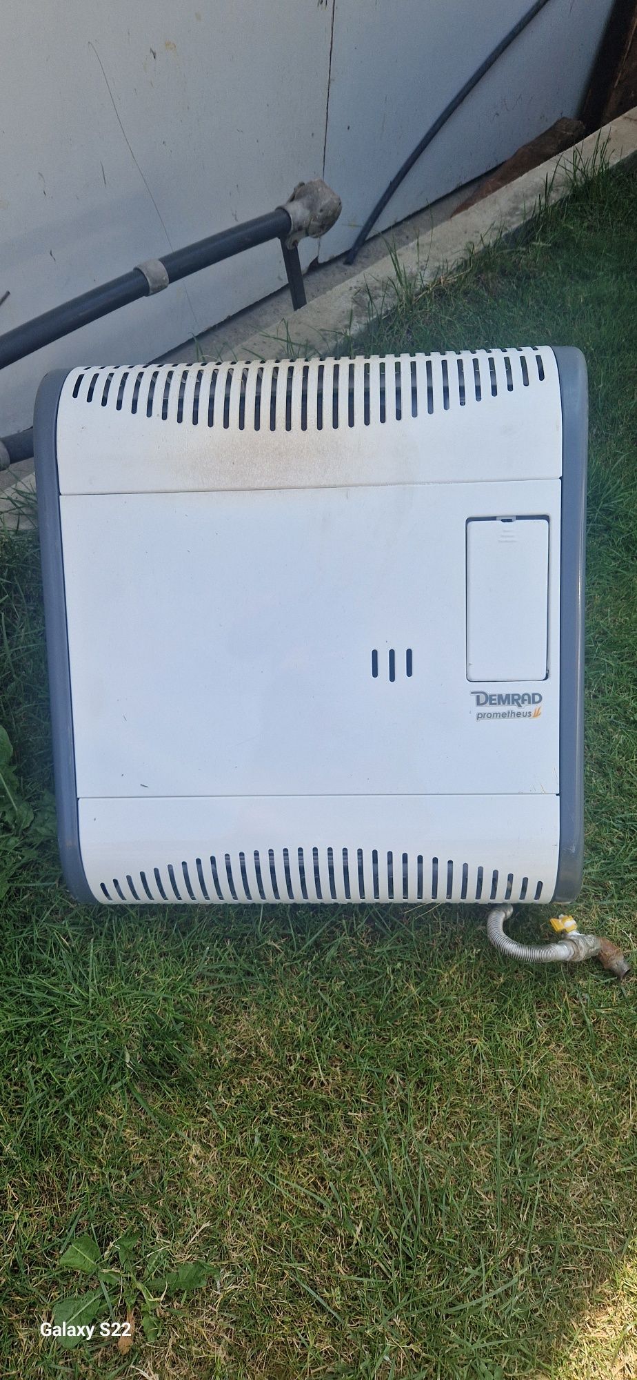 Vând convector gaz Demrad