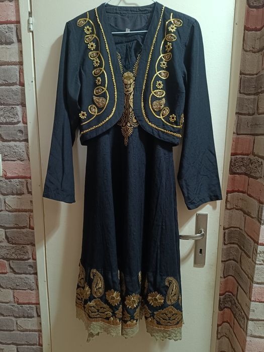 Различни Народни носии