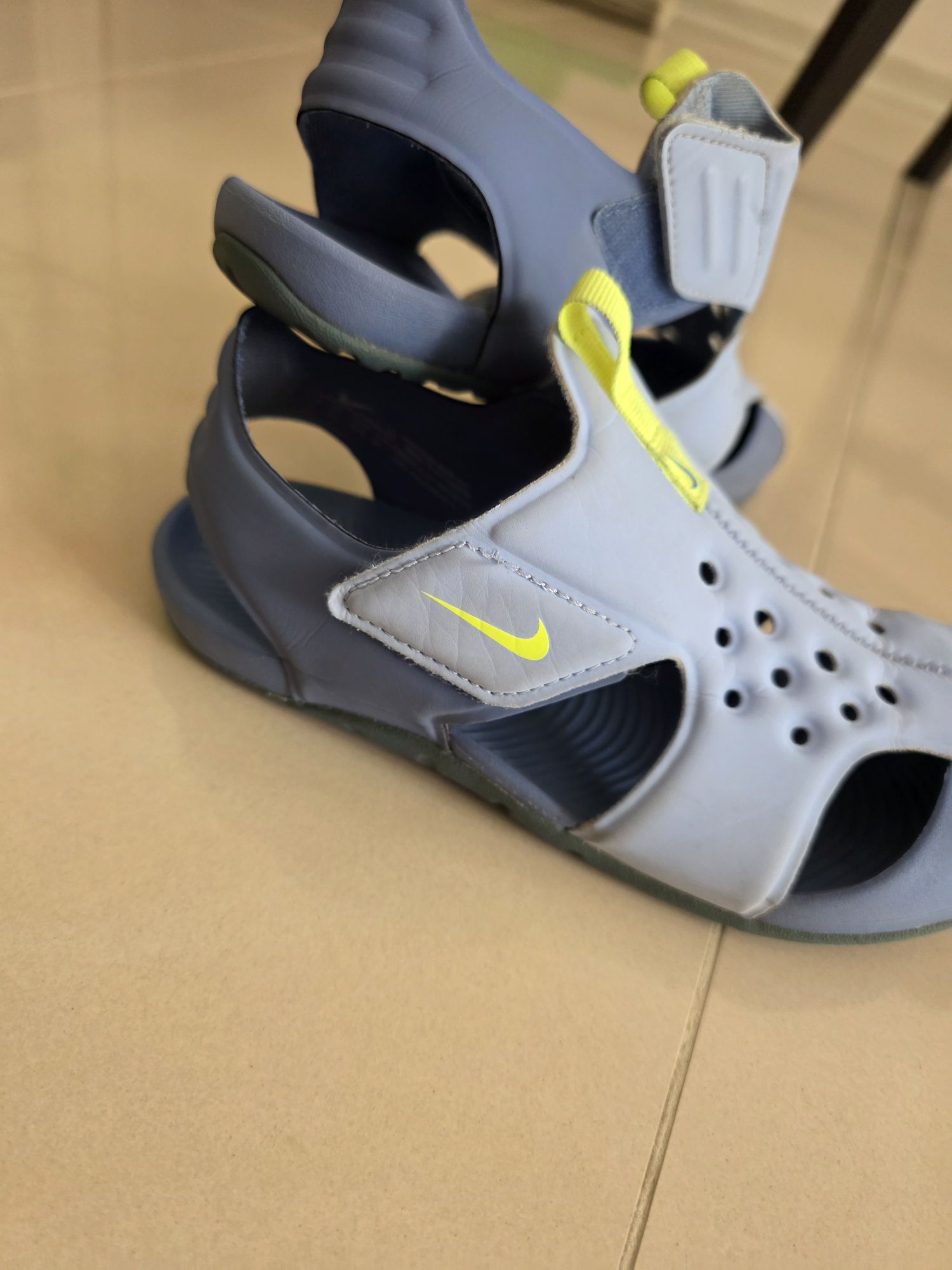 Детски сандалки NIKE
