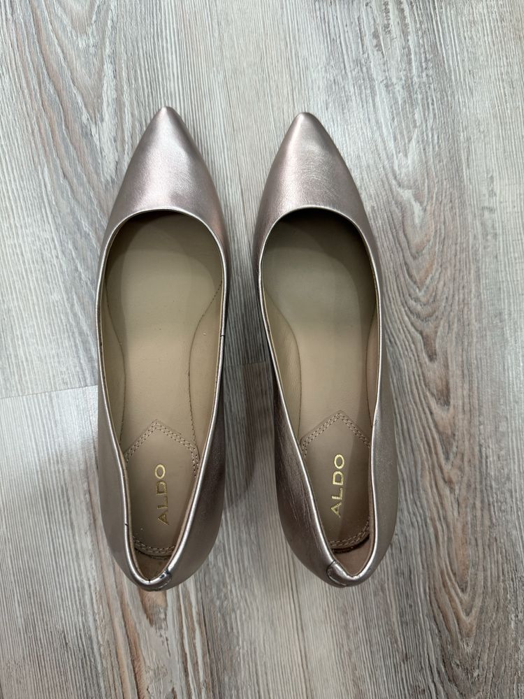 Продаются новые кожаные туфли Aldo 37 размер