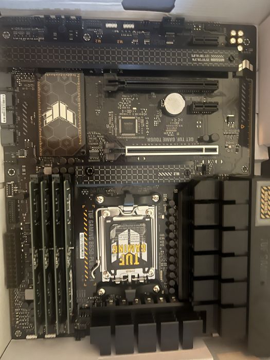 Kit ddr5 Placa de baza cu 32 gb ram